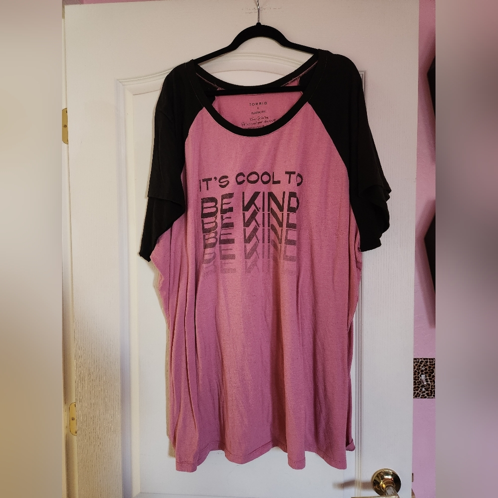 Torrid Plus Size T-Shirt Top Graphic Tee Pink Size 6 Good Condition Baseball Tee